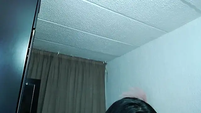 EngelCristaly online show from October 15, 2025, 5:06 am