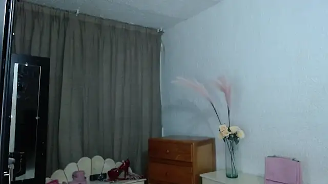 EngelCristaly online show from September 29, 2025, 3:24 am