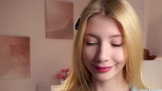 Snapshot of SunnivaCovil chatting on March 30, 2026, 2:51 pm SunnivaCovil online show from March 30, 2026, 2:51 pm