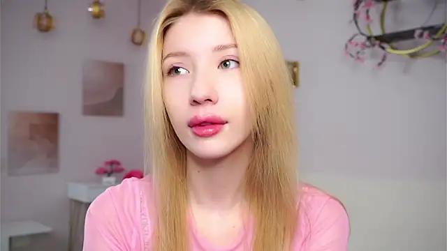 Snapshot of SunnivaCovil chatting on March 2, 2026, 2:57 pm SunnivaCovil online show from March 2, 2026, 2:57 pm