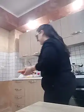 Dolcecurvy online show from March 13, 2025, 2:01 pm