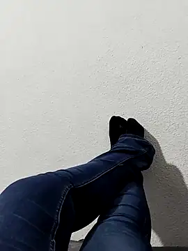 LindosPies online show from March 1, 2025, 1:22 am