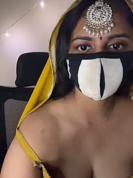 Dishasarmaa05 online show from April 19, 2026, 2:40 pm