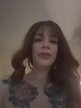 Snapshot of FrancescaFerra chatting on October 24, 2025, 12:26 pm FrancescaFerra online show from October 24, 2025, 12:26 pm