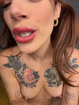 Snapshot of FrancescaFerra chatting on July 24, 2026, 12:23 pm FrancescaFerra online show from July 24, 2026, 12:23 pm