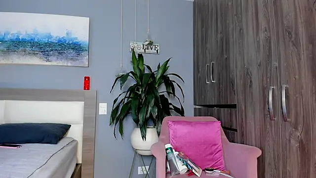 Ashly hills online show from April 9, 2026, 6:19 am