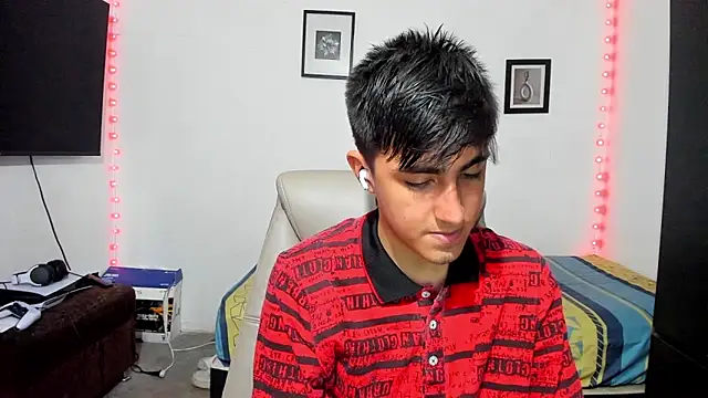 babymaik online show from October 15, 2025, 8:17 pm