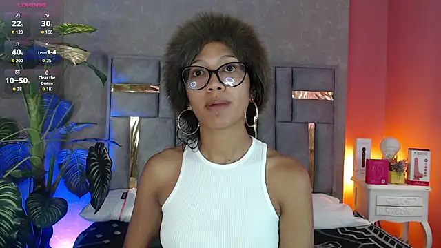 Snapshot of Tyla_Ks chatting on February 2, 2026, 7:46 pm Tyla Ks online show from February 2, 2026, 7:46 pm