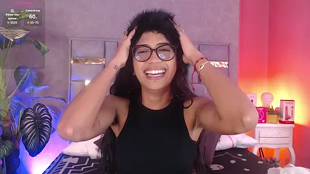 Snapshot of Tyla_Ks chatting on February 4, 2026, 7:53 pm Tyla Ks online show from February 4, 2026, 7:53 pm