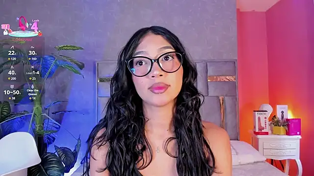 Snapshot of Tyla_Ks chatting on May 5, 2026, 8:01 pm Tyla Ks online show from May 5, 2026, 8:01 pm