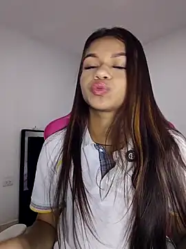 Snapshot of sophia_ramirez12 chatting on May 20, 2026, 9:34 pm sophia ramirez12 online show from May 20, 2026, 9:34 pm