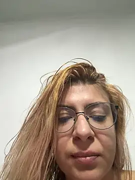 KittieHallo online show from March 7, 2025, 4:44 pm