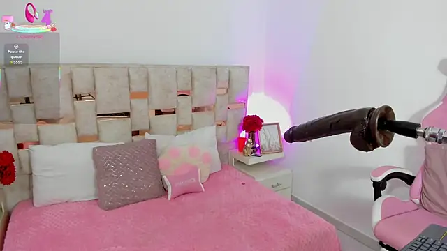 cutie sarax1 online show from November 7, 2025, 12:10 pm