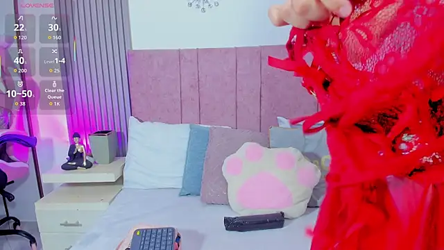 cutie sarax1 online show from December 4, 2025, 5:01 pm