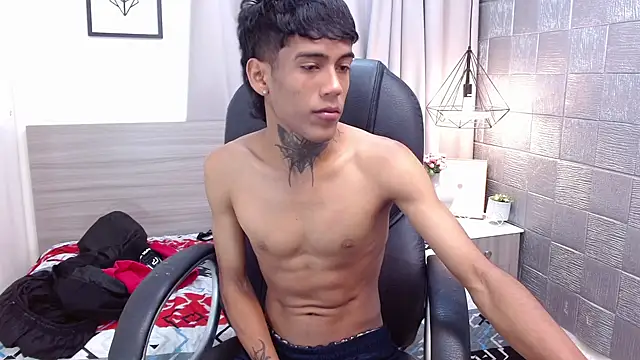 Snapshot of RyanKing19 chatting on February 22, 2025, 12:18 pm RyanKing19 online show from February 22, 2025, 12:18 pm
