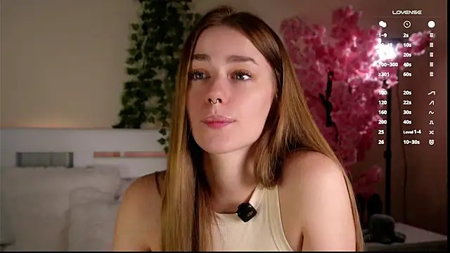 Snapshot of EmilaMills chatting on May 23, 2026, 9:08 am EmilaMills online show from May 23, 2026, 9:08 am
