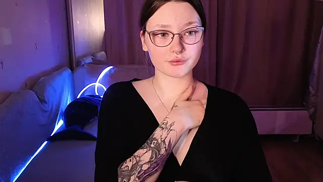 milliedoll online show from March 12, 2026, 11:53 pm