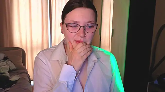 milliedoll online show from April 19, 2026, 6:47 am