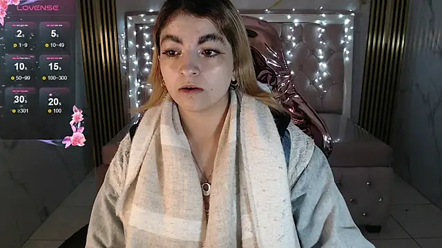 lili conor s online show from September 24, 2025, 3:24 am