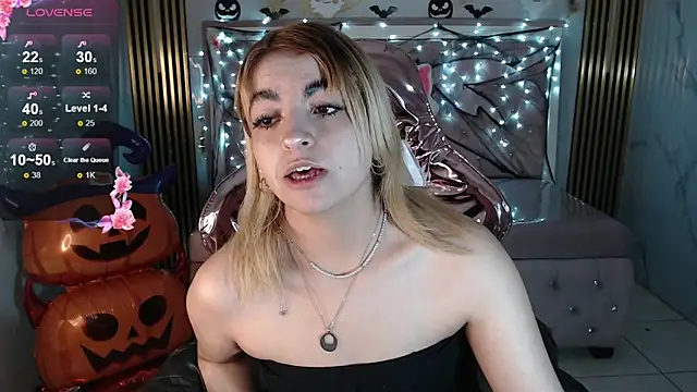 lili conor s online show from October 9, 2025, 3:51 am