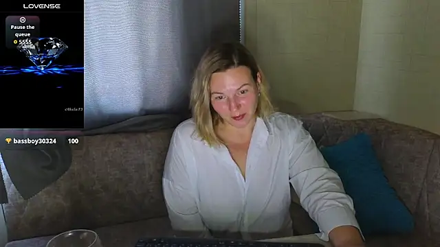 Snapshot of LadyLucky_ chatting on October 20, 2025, 2:02 am LadyLucky online show from October 20, 2025, 2:02 am