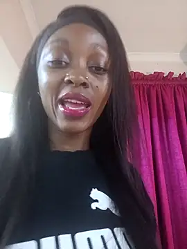 xxTatiannaxx online show from November 5, 2025, 10:02 pm