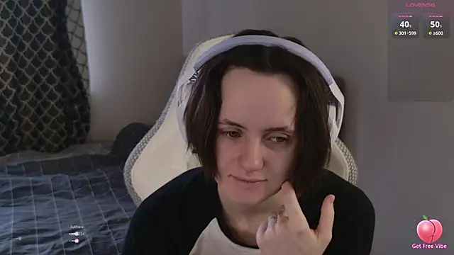 Luna Loveee online show from March 30, 2026, 4:03 am