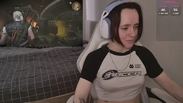 Luna Loveee online show from April 13, 2026, 5:11 am