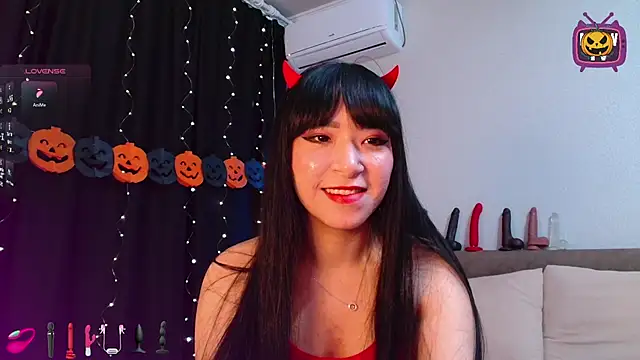 miyakimi0101 online show from October 30, 2025, 11:45 pm