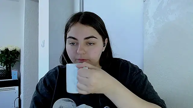 kitsune 8 online show from April 24, 2026, 5:42 am