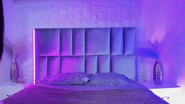 Selene bennet online show from April 9, 2026, 3:41 am