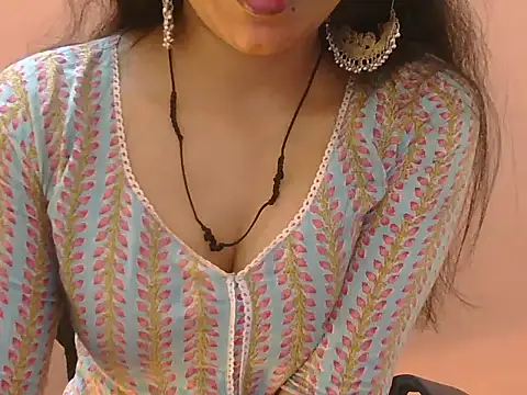 Cute Pihu01 online show from February 9, 2026, 8:18 pm