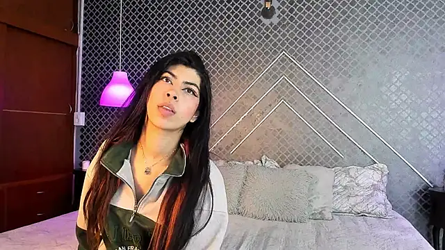 Cassie bloom online show from May 13, 2026, 3:35 am