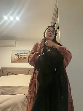 Snapshot of Mia_Splash chatting on February 28, 2026, 12:05 pm Mia Splash online show from February 28, 2026, 12:05 pm