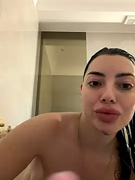 Mia Splash online show from May 30, 2026, 11:38 am
