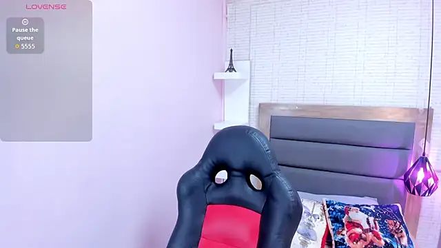 MEGANZARICK online show from December 22, 2025, 10:43 pm