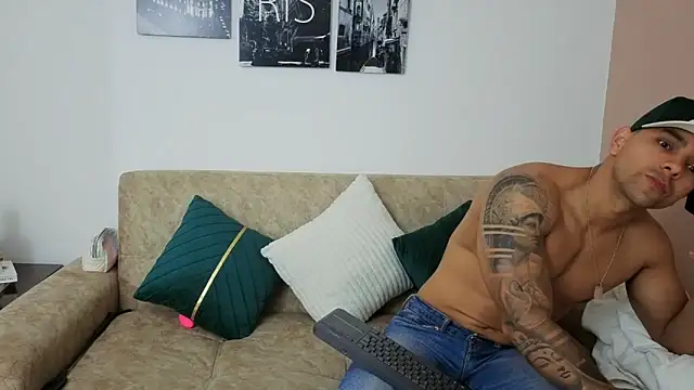 Bastiandelux online show from October 7, 2025, 4:41 pm