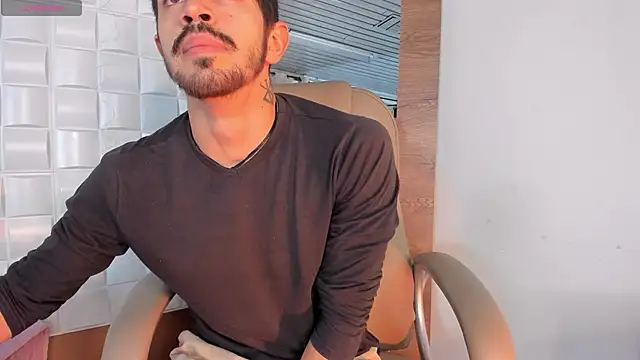 AlejandroStormm online show from February 8, 2026, 3:37 am