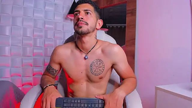 AlejandroStormm online show from December 4, 2025, 8:08 pm