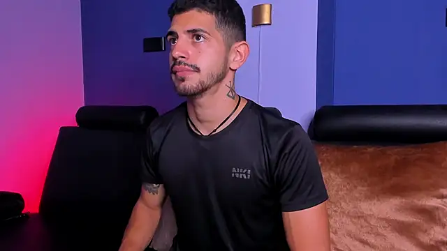 Snapshot of AlejandroStormm chatting on December 2, 2025, 7:48 pm AlejandroStormm online show from December 2, 2025, 7:48 pm