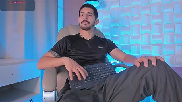 AlejandroStormm online show from March 5, 2026, 11:10 pm