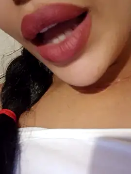 Snapshot of Sexlove1xo chatting on November 8, 2025, 6:44 pm Sexlove1xo online show from November 8, 2025, 6:44 pm