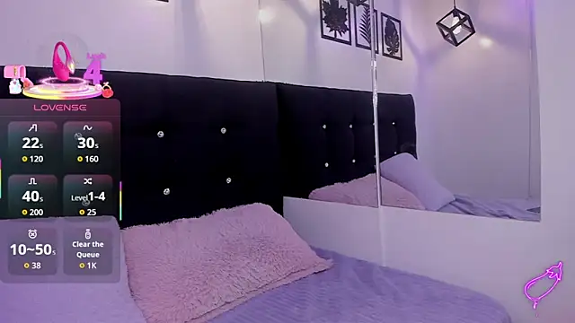 Anniie  Evans online show from October 22, 2025, 4:23 am