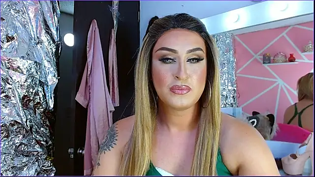 crsthinasweet online show from April 10, 2026, 9:55 pm