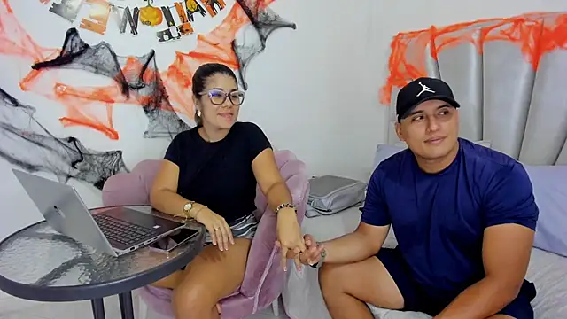 Snapshot of Couple_fantasies69 chatting on October 24, 2025, 12:09 am Couple fantasies69 online show from October 24, 2025, 12:09 am