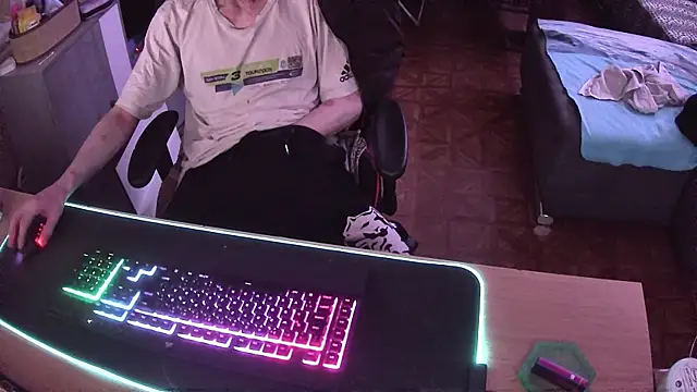 DerGeileLoveboy online show from February 5, 2026, 11:33 pm