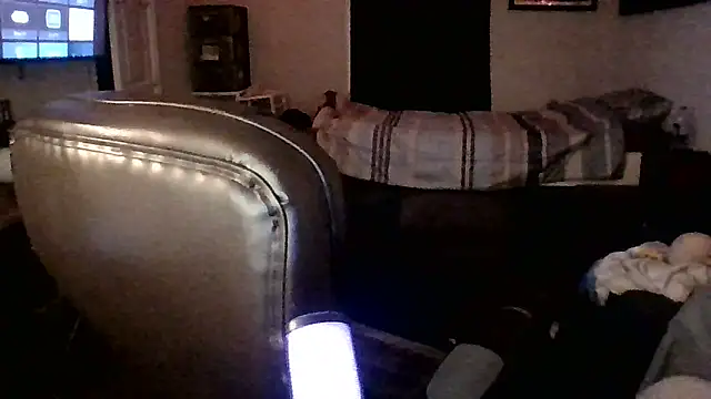 JCstrings online show from March 7, 2025, 4:35 am