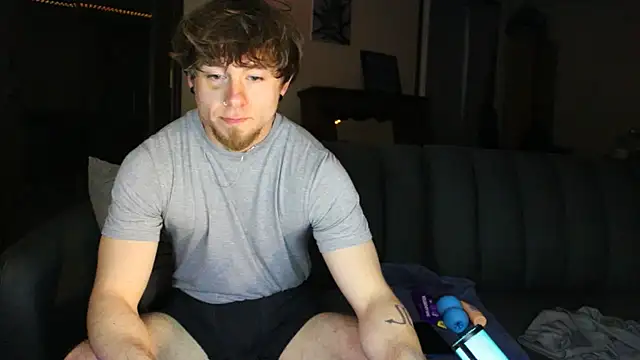 Snapshot of JCstrings chatting on April 8, 2026, 8:16 am JCstrings online show from April 8, 2026, 8:16 am