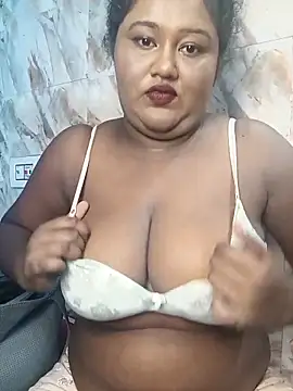 Snapshot of horny_diana chatting on September 24, 2025, 5:08 pm horny diana online show from September 24, 2025, 5:08 pm