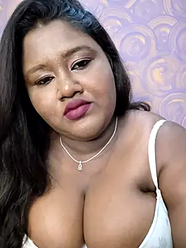 Snapshot of horny_diana chatting on May 17, 2026, 5:24 pm horny diana online show from May 17, 2026, 5:24 pm